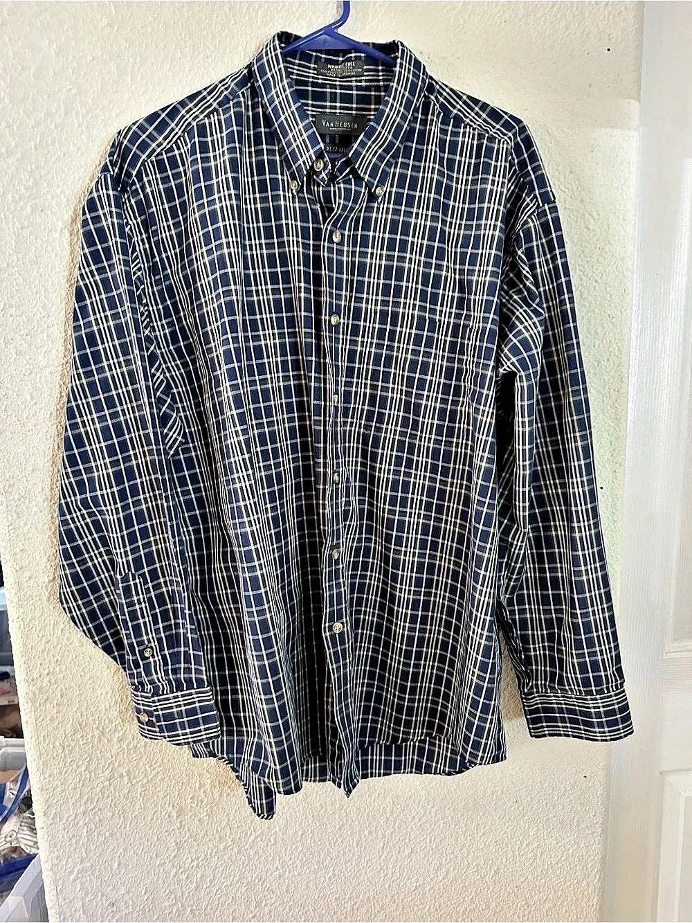 Van Heusen Men's Blue & White Plaid Button Down Shirt XL